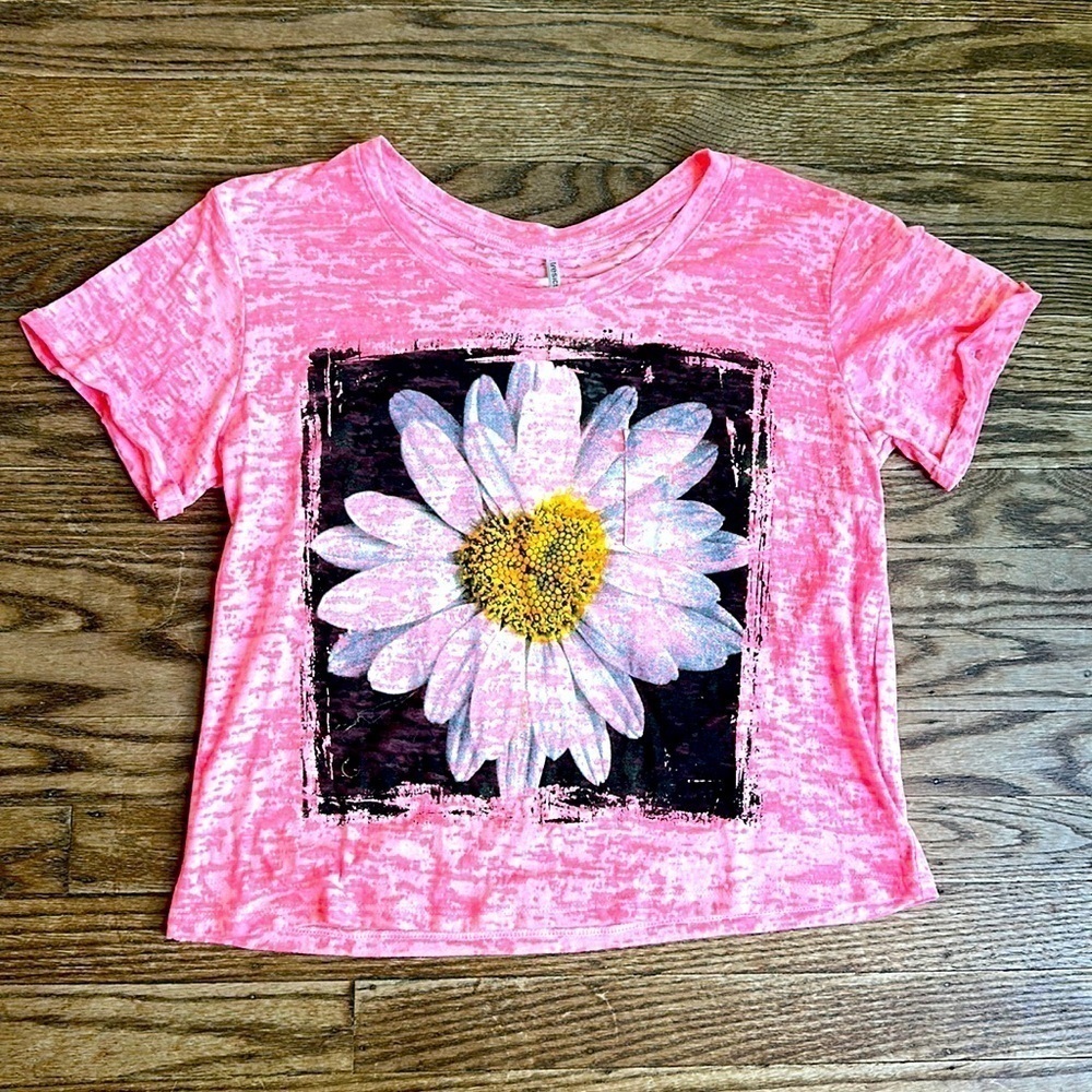 Tresics Crop Top Daisy Tee